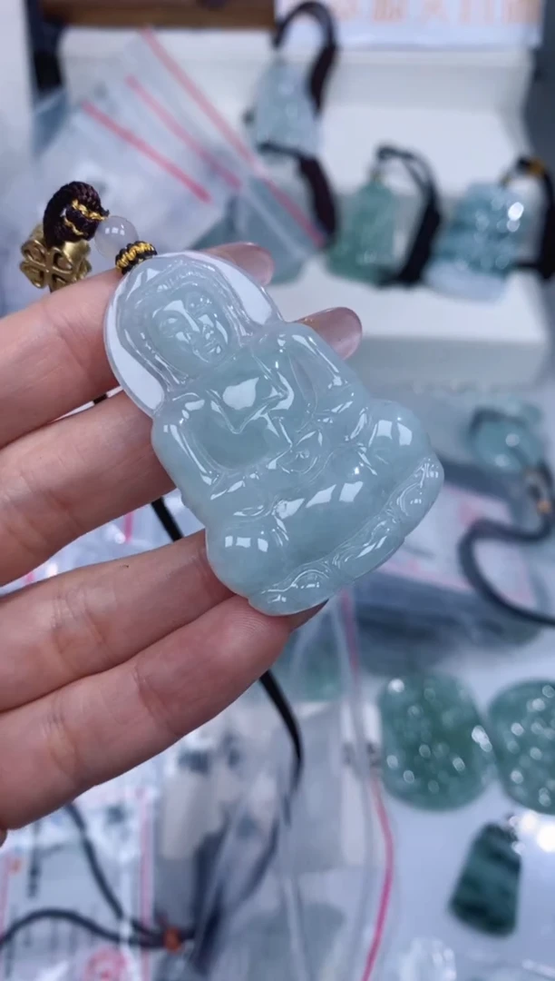 颈饰未镶嵌翡翠吊坠