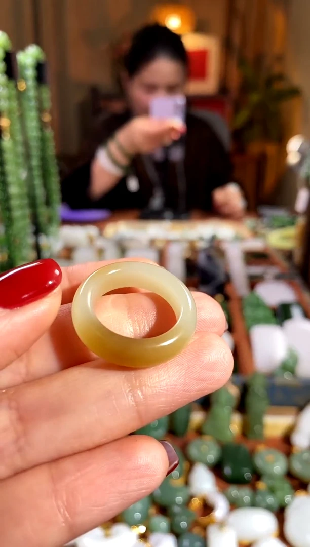 未镶嵌戒指和田玉17