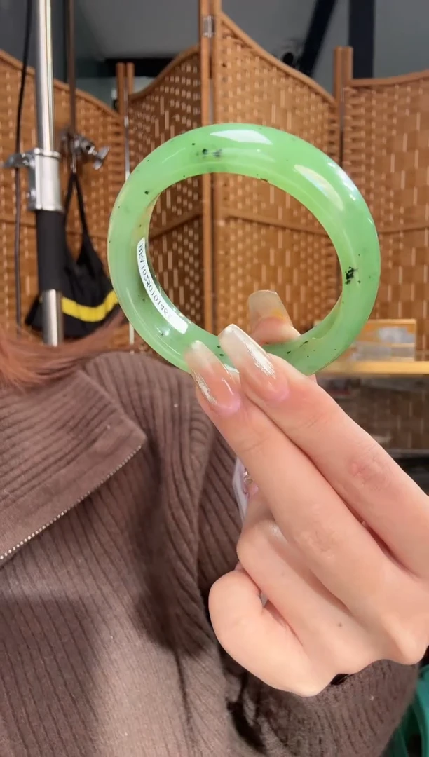 【闪购商品】和田玉手镯未镶嵌手镯