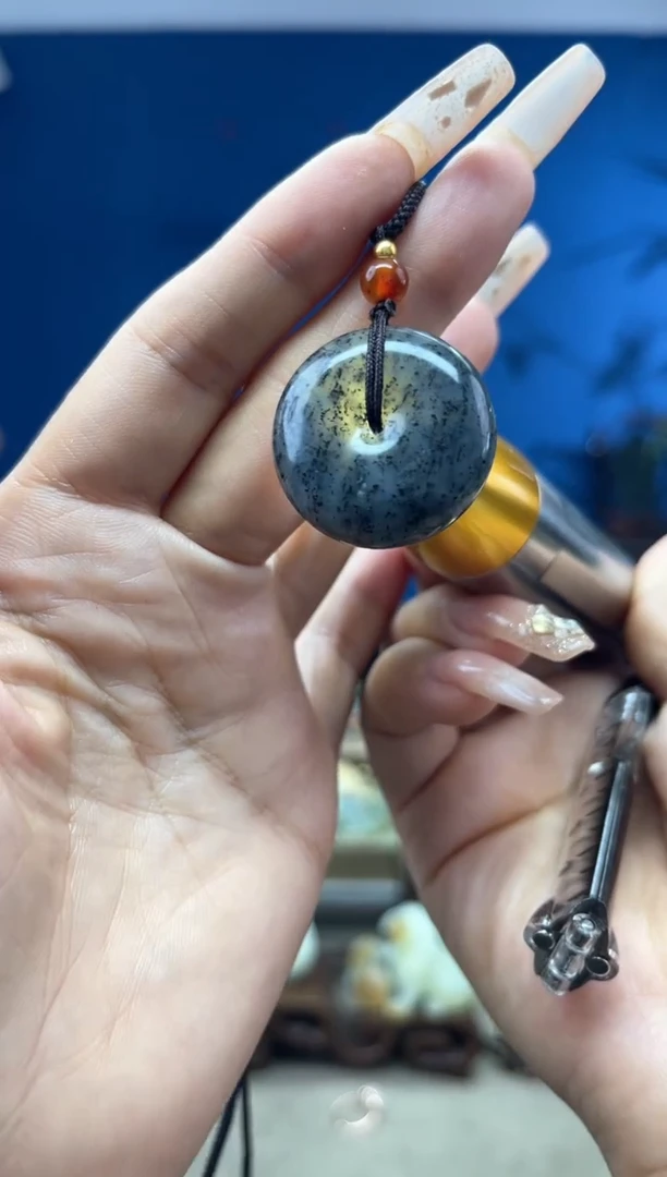 和田玉未镶嵌颈饰1