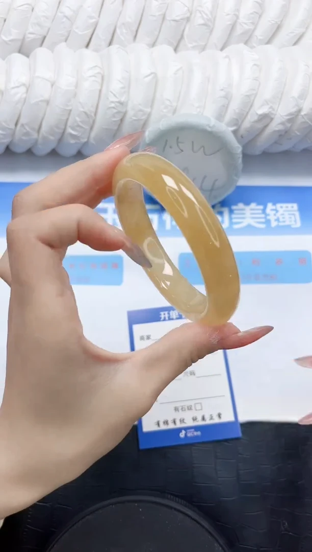 石英质玉手镯未镶嵌127-60.5