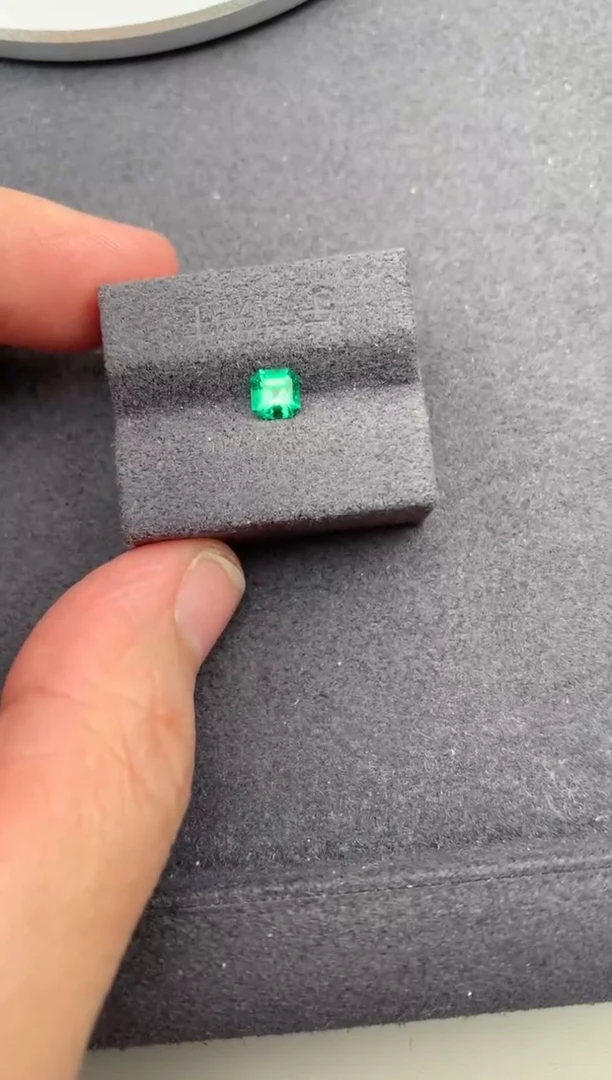 裸石祖母绿0.41ct祖母绿   定制   BE