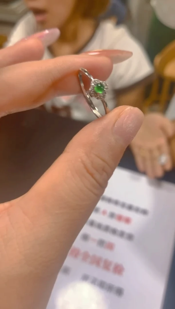 翡翠戒指未镶嵌多样性发一