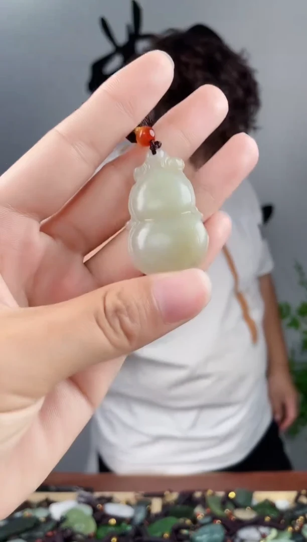 和田玉未镶嵌颈饰拍一发一，多样性发货