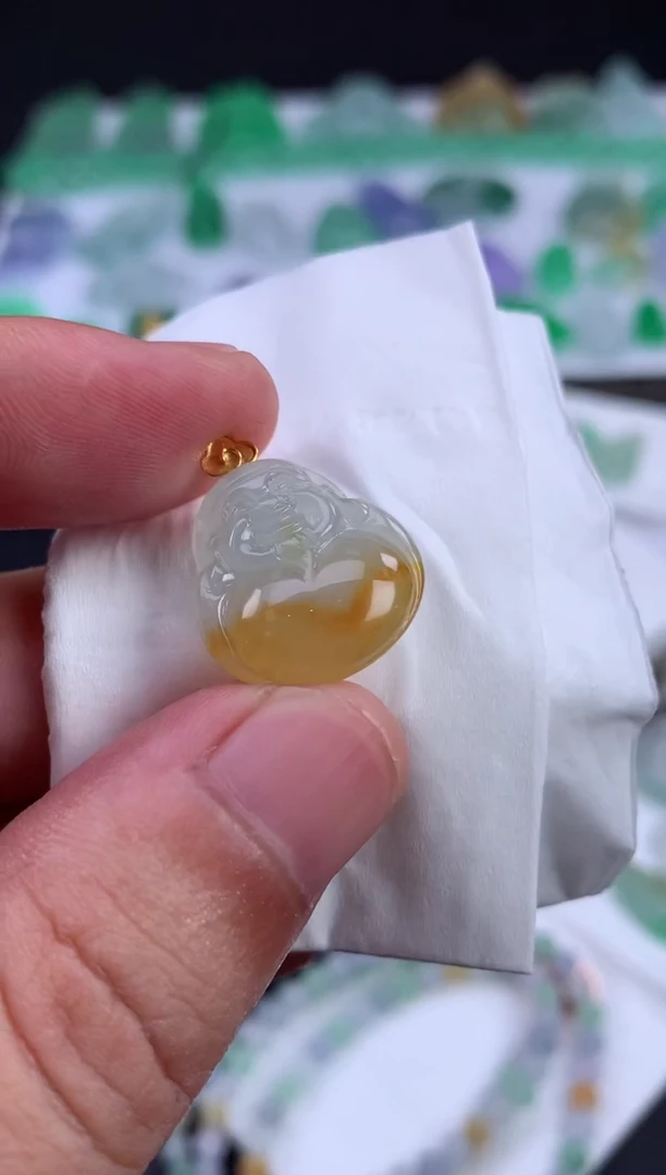 颈饰18K金镶嵌翡翠@*回翡翠