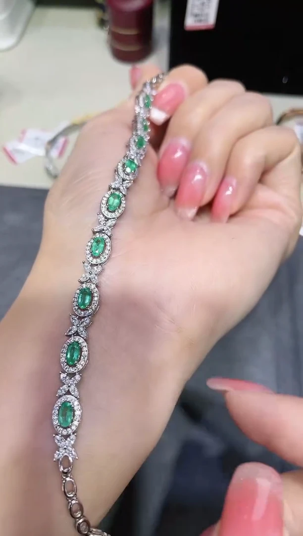 S925银镶嵌祖母绿手链