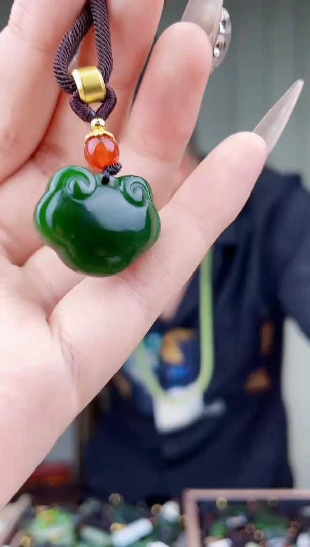 和田玉未镶嵌挂件拍一发一，多样性发货！