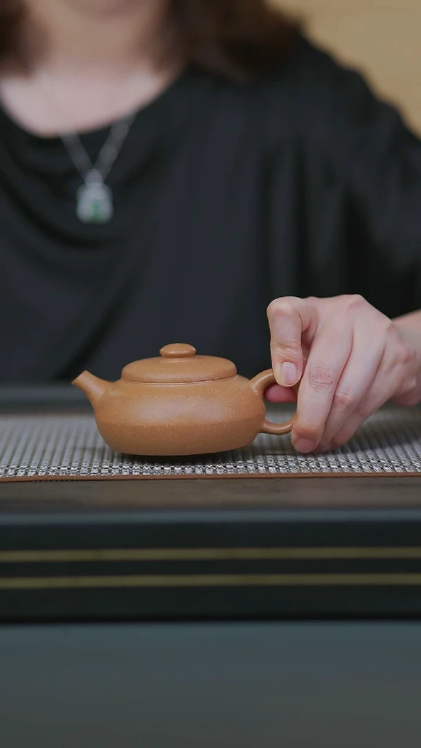 茶壶紫砂半手段泥合欢160cc