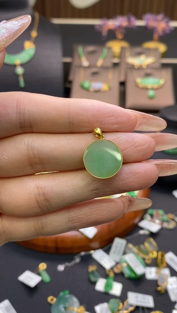 【闪购商品】翡翠颈饰18K金镶嵌净货11973