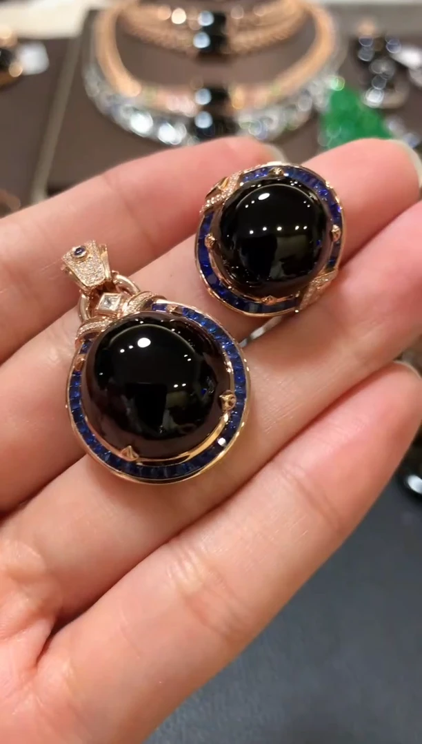 吊坠(不含链)18K金镶嵌翡翠m119戒指+吊坠 尾款22000