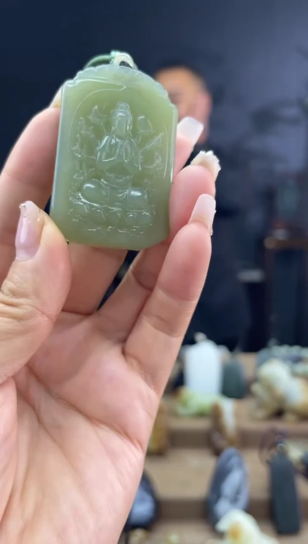 颈饰未镶嵌和田玉1