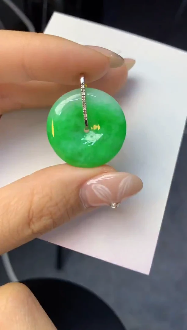 颈饰18K金镶嵌翡翠天然缅甸a货翡翠百元以上9元证书费自理