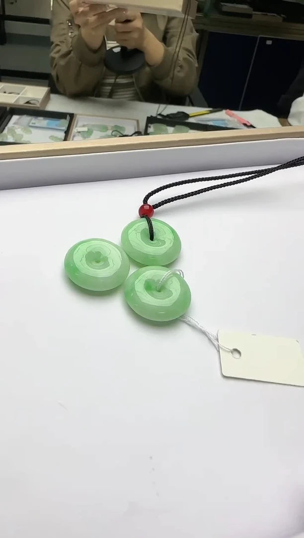 【闪购商品】翡翠颈饰未镶嵌平安扣