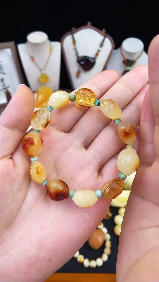 琥珀未镶嵌珠宝奇石噗****?柒月