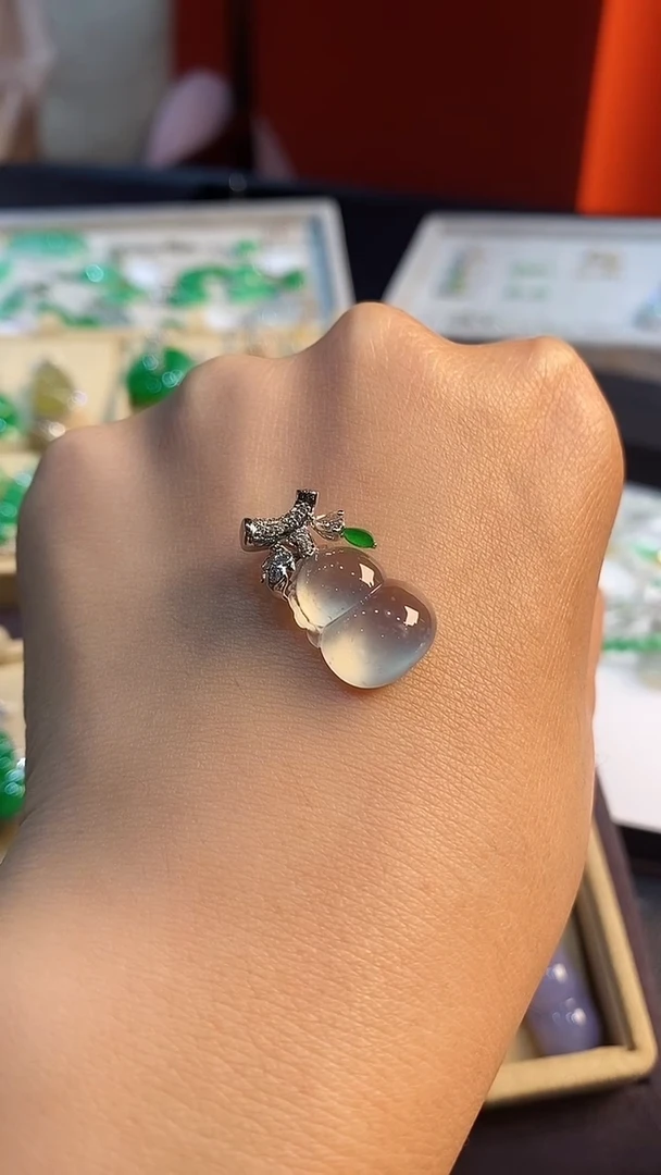 翡翠18K金镶嵌吊坠(不含链)吊坠