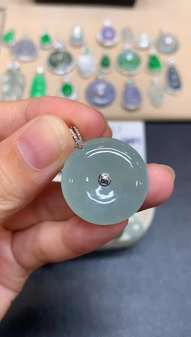 颈饰18K金镶嵌翡翠平安扣【无服务费【48小时鉴赏期】