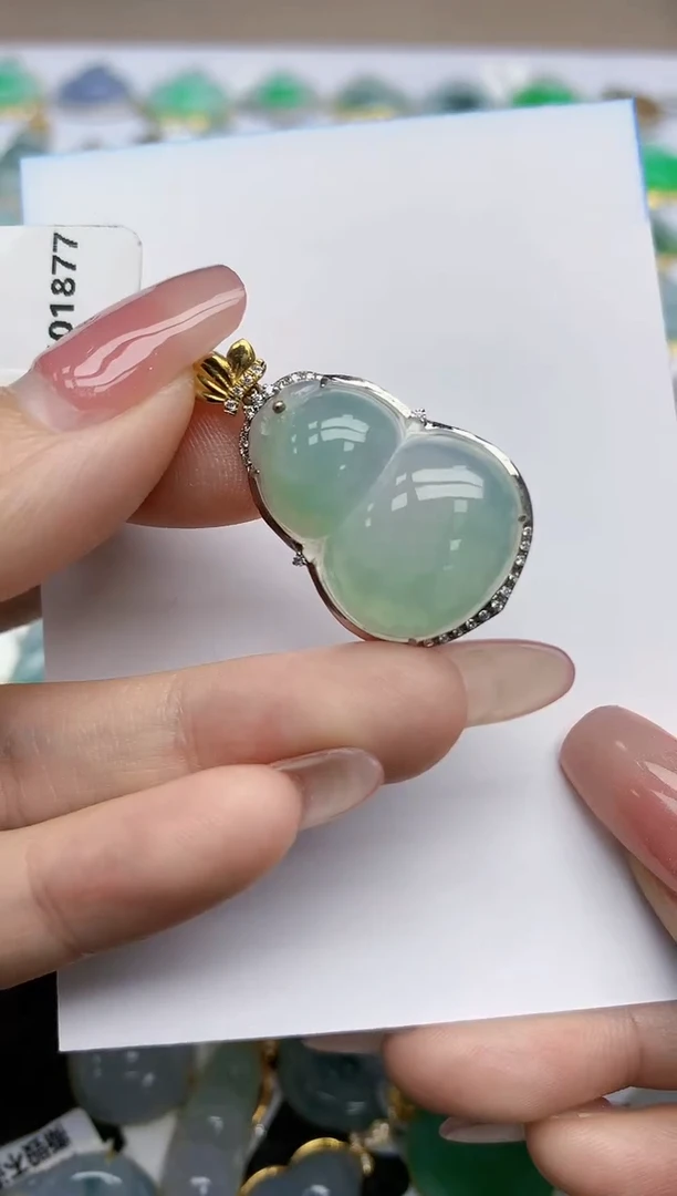 【闪购商品】翡翠挂件18K金镶嵌天然翡翠A货