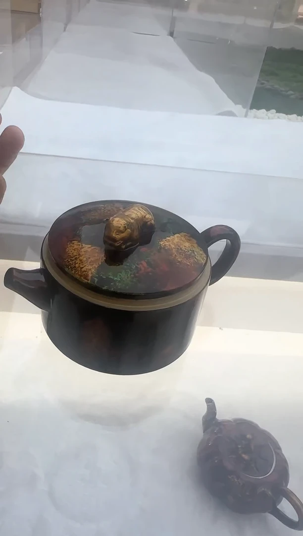 何赋森甄选——大漆汉瓦壶