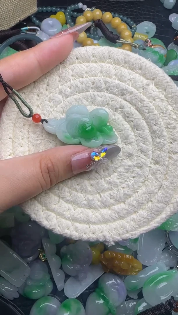 翡翠未镶嵌颈饰天然缅甸翡翠吊坠