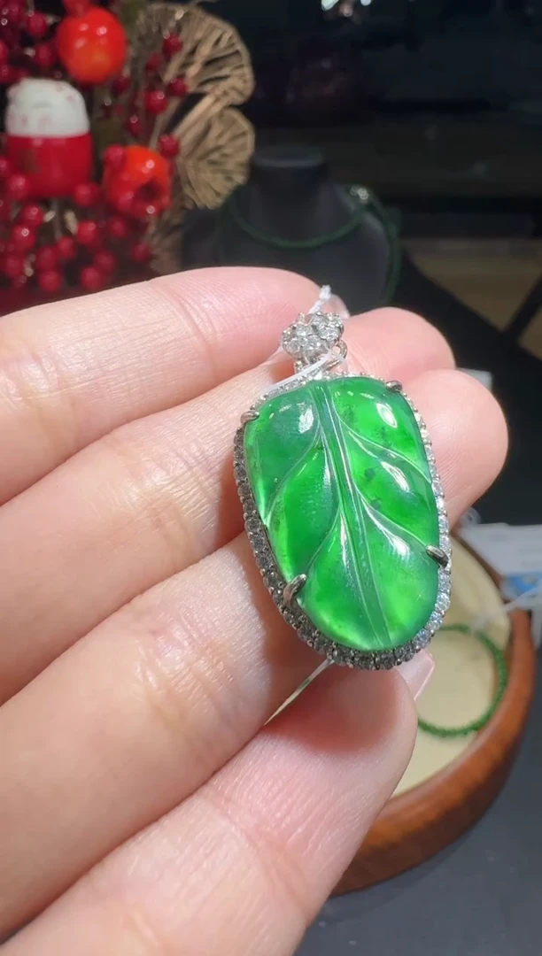 【闪购商品】翡翠颈饰银S925镶嵌吊坠