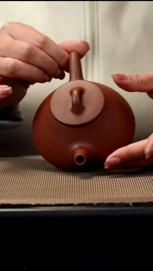 紫砂茶盏红泥子冶210CC微瑕