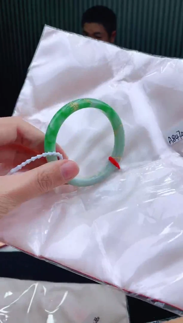 未镶嵌手镯翡翠54+