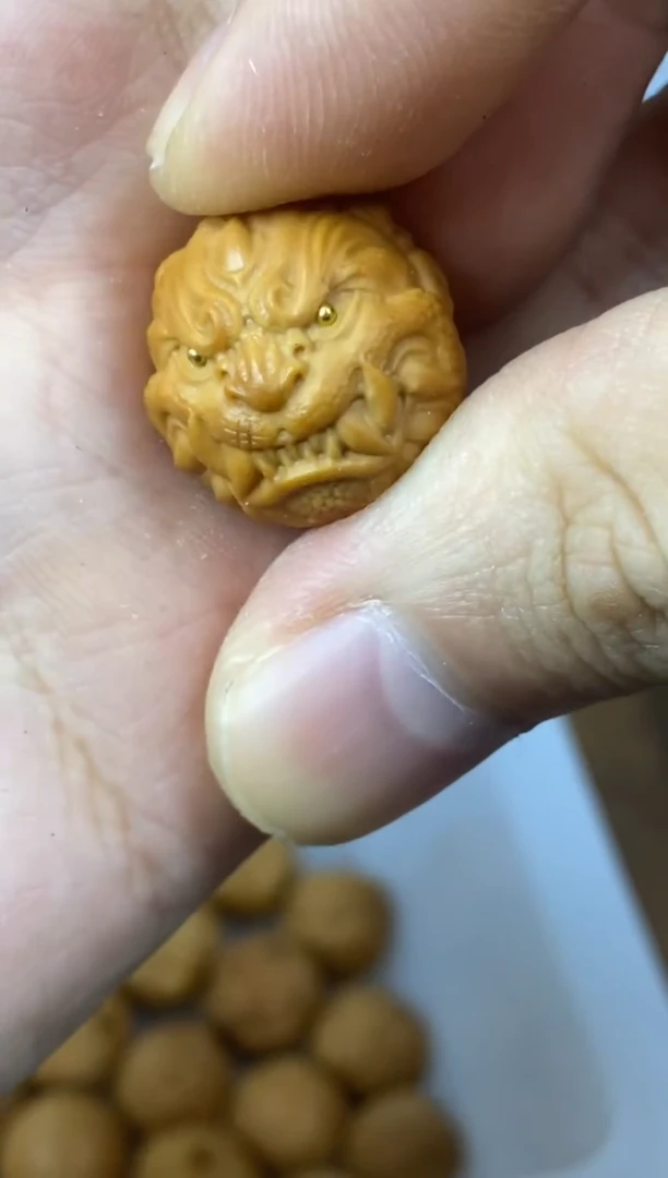猴头核桃吊坠吞金兽
