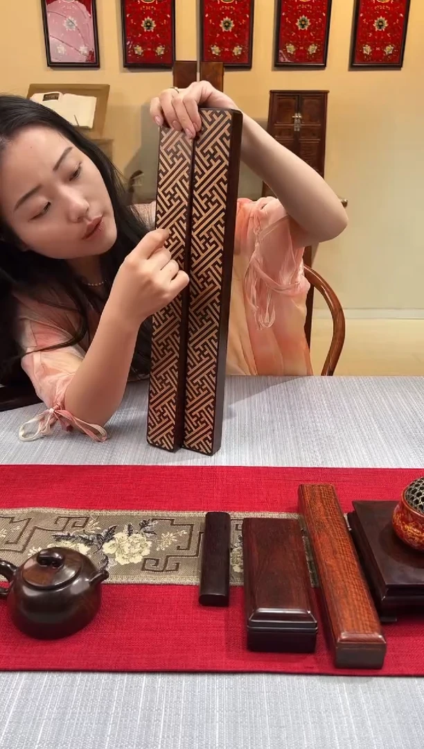 紫檀木类成套家具对镇   镶嵌黄杨木   一物一拍