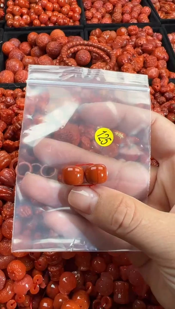 南红玛瑙未镶嵌颈饰1