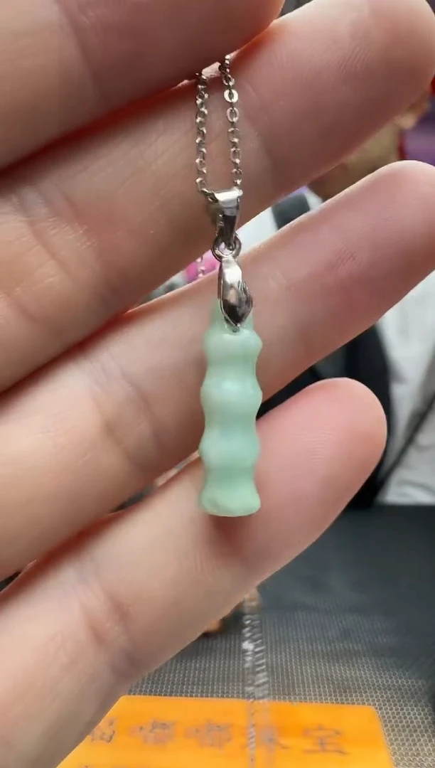翡翠未镶嵌颈饰吊坠-送礼佳品