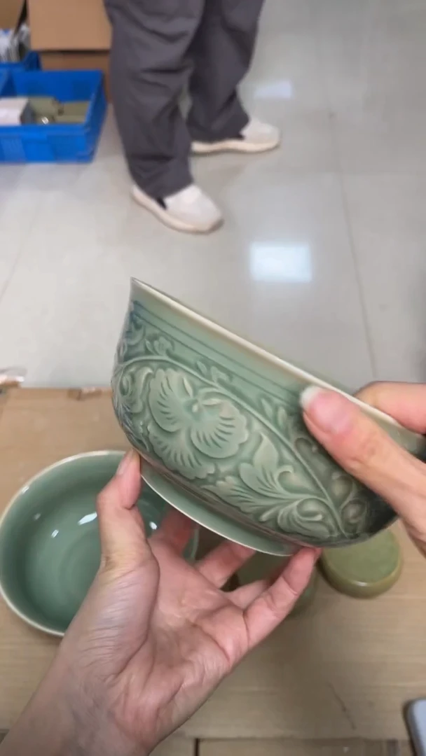 陶瓷青瓷7英寸牡丹纹碗（一个）微瑕