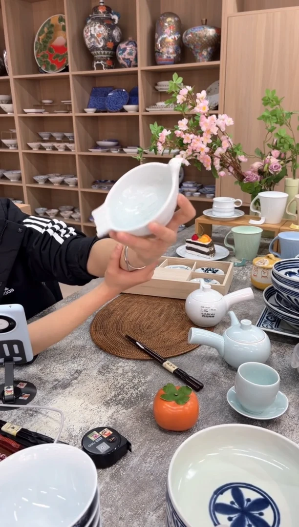 【闪购商品】瓷片白山ナッツボール　とり