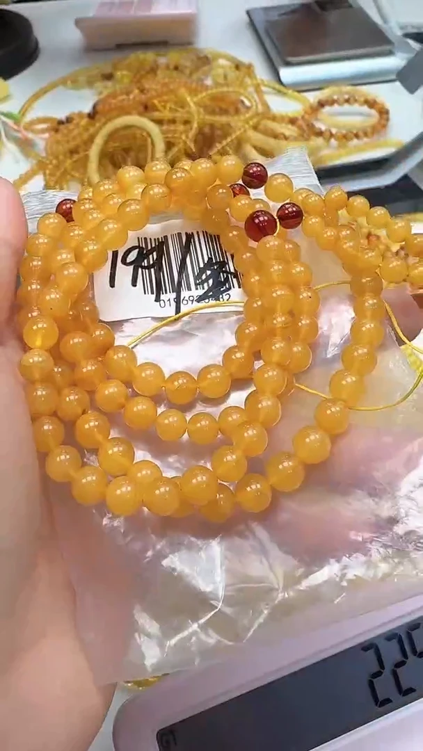 裸石琥珀未镶嵌如图