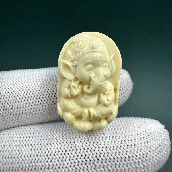 E6410天然猛犸牙小雕刻牌吊坠 支持鉴定 假一罚四