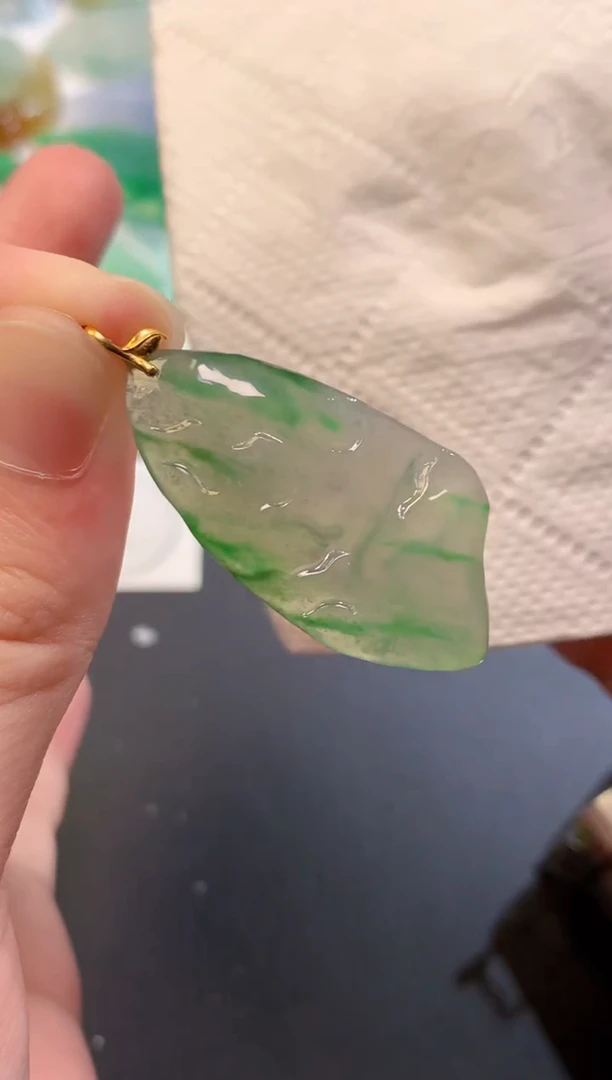 颈饰未镶嵌翡翠