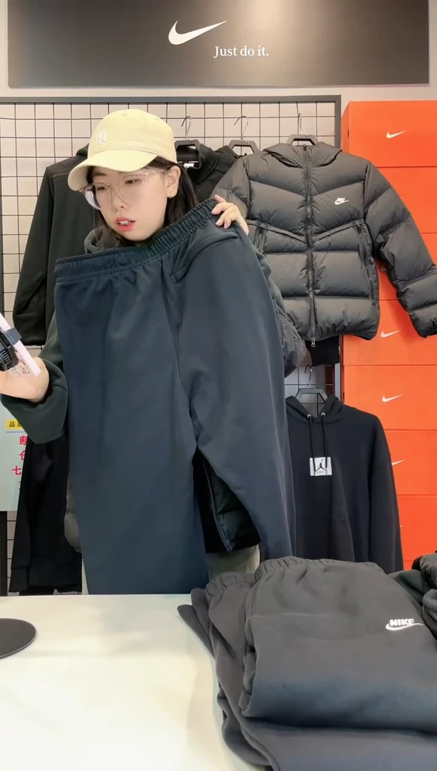 7469黑色飞人长裤M码120斤-140斤不退换