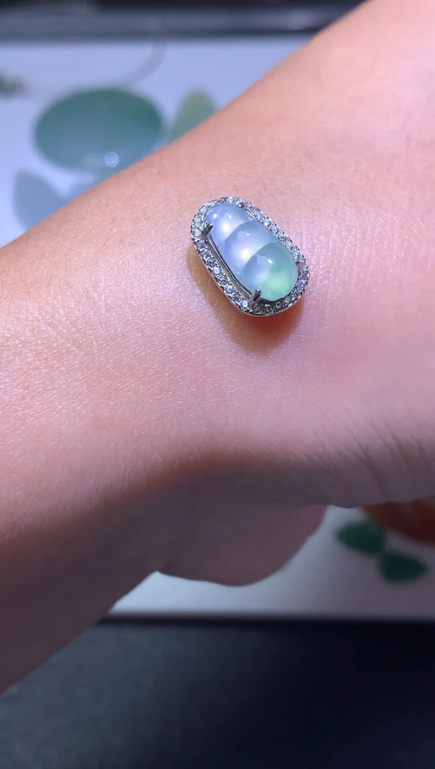 颈饰未镶嵌翡翠净货