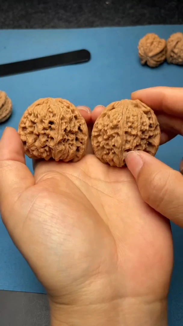 桃核把件w197  南疆石 45尺磕尖