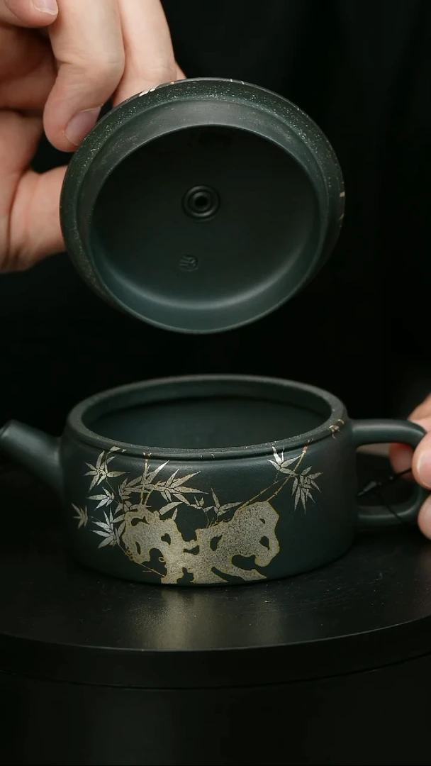 茶壶紫砂在**方H2048余海燕描银汉瓦