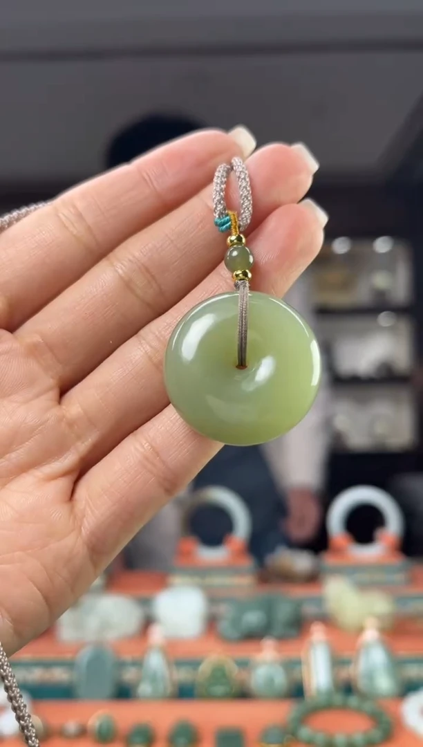 颈饰未镶嵌和田玉佩佩30mm左右