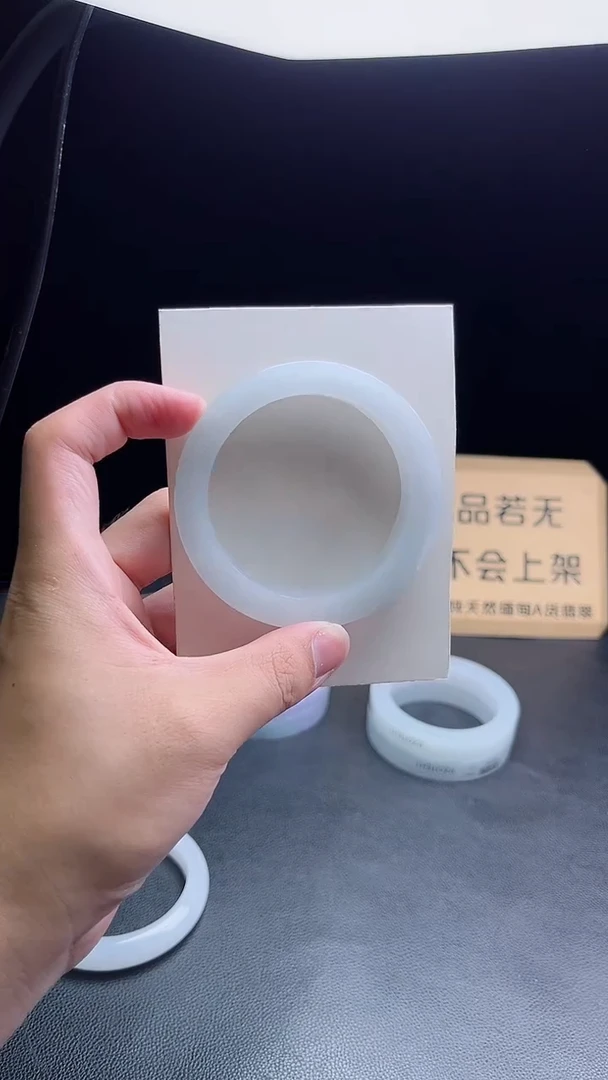 未镶嵌手镯定制翡翠芬*定制