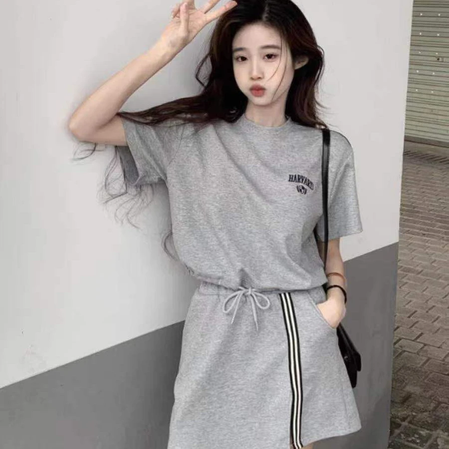 D2531-1时尚百搭不对称杠条设计圆领T恤裤叉裙套装