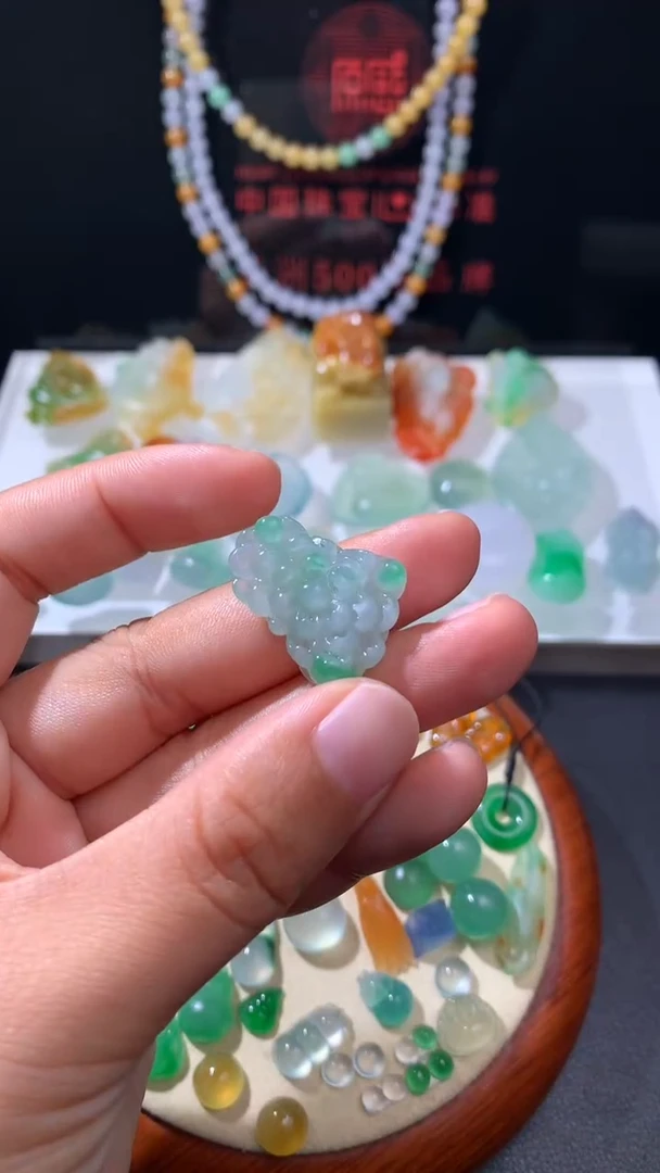 未镶嵌定制翡翠