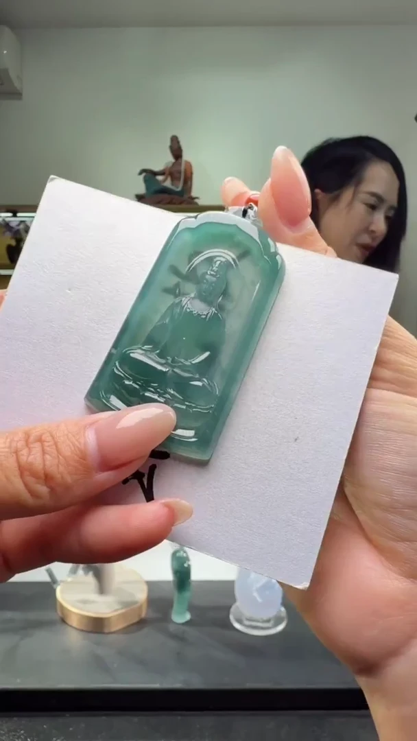 吊坠(赠链)未镶嵌翡翠观音（多样性发其一）
