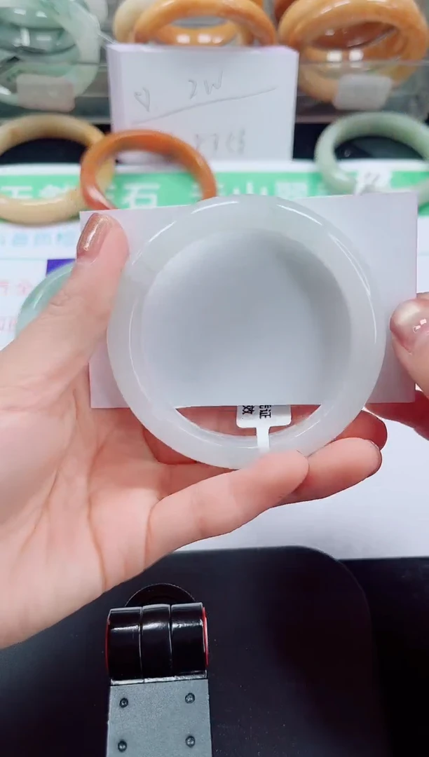 未镶嵌手镯石英质玉241-54/55