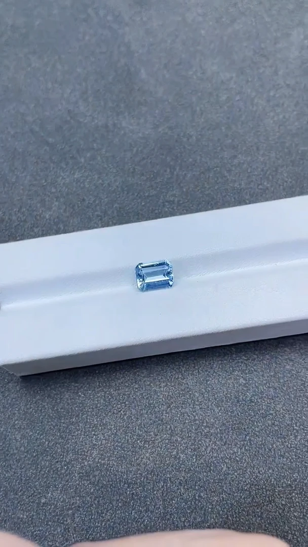 未镶嵌笔搁海蓝宝石2.24ct