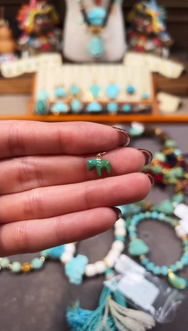 18K金镶嵌绿松石提溜小木马