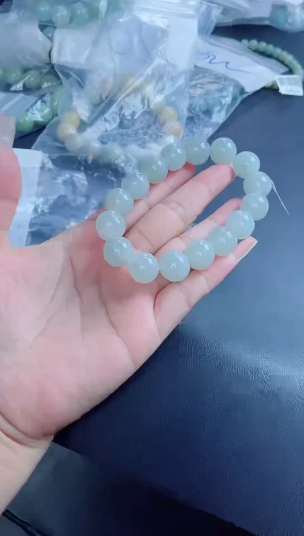 定制翡翠未镶嵌珠串