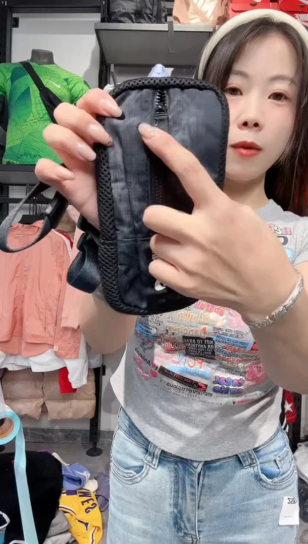 1357   编码 瑕疵款直播间过款为准 尺码 包
