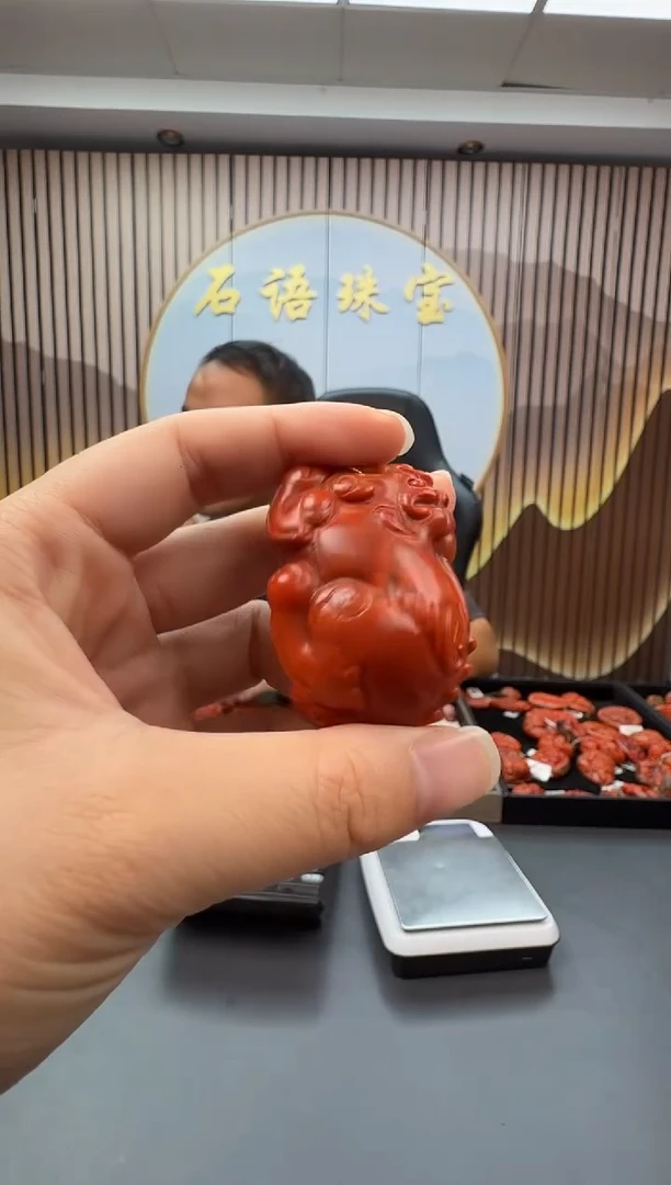 未镶嵌雕刻南红玛瑙114ZB0918产品一个